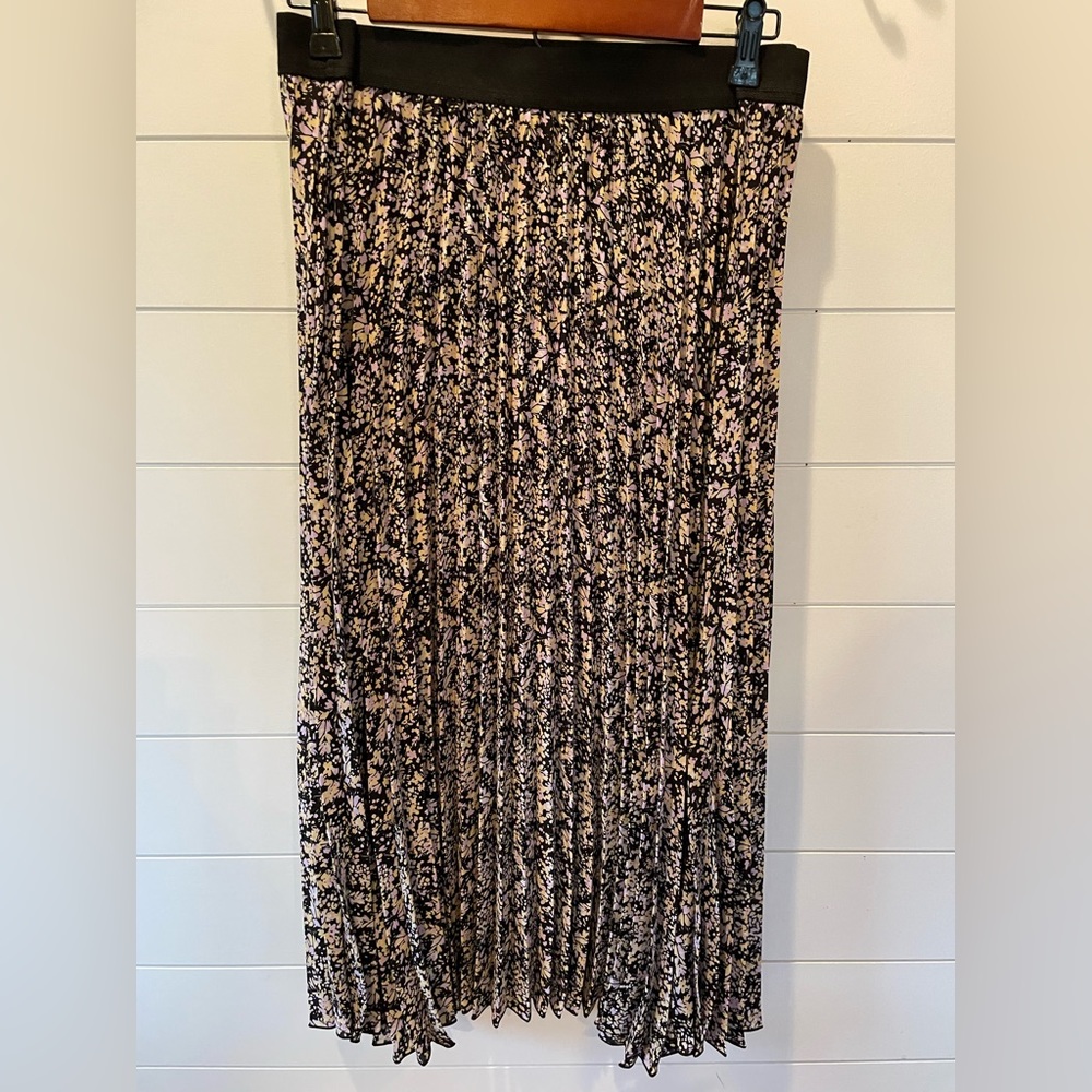 Vince Camuto Pleated Multi Colored Skirt XL
